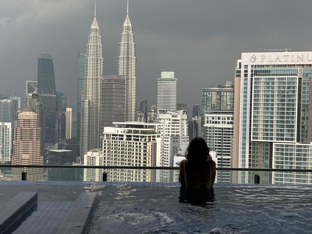 Pangsapuri Premium Cozy Rooftop Pool Klcc-1080hd Movie