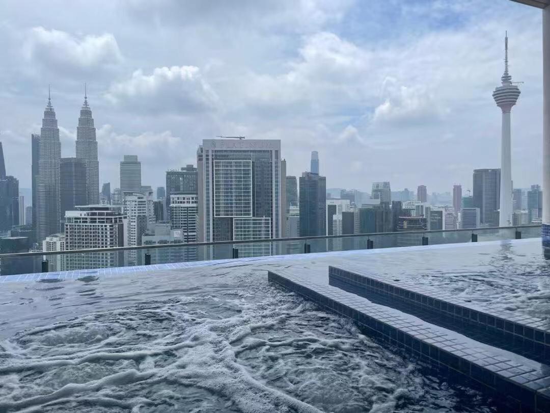 Pangsapuri Premium Cozy Rooftop Pool Klcc-1080hd Movie *