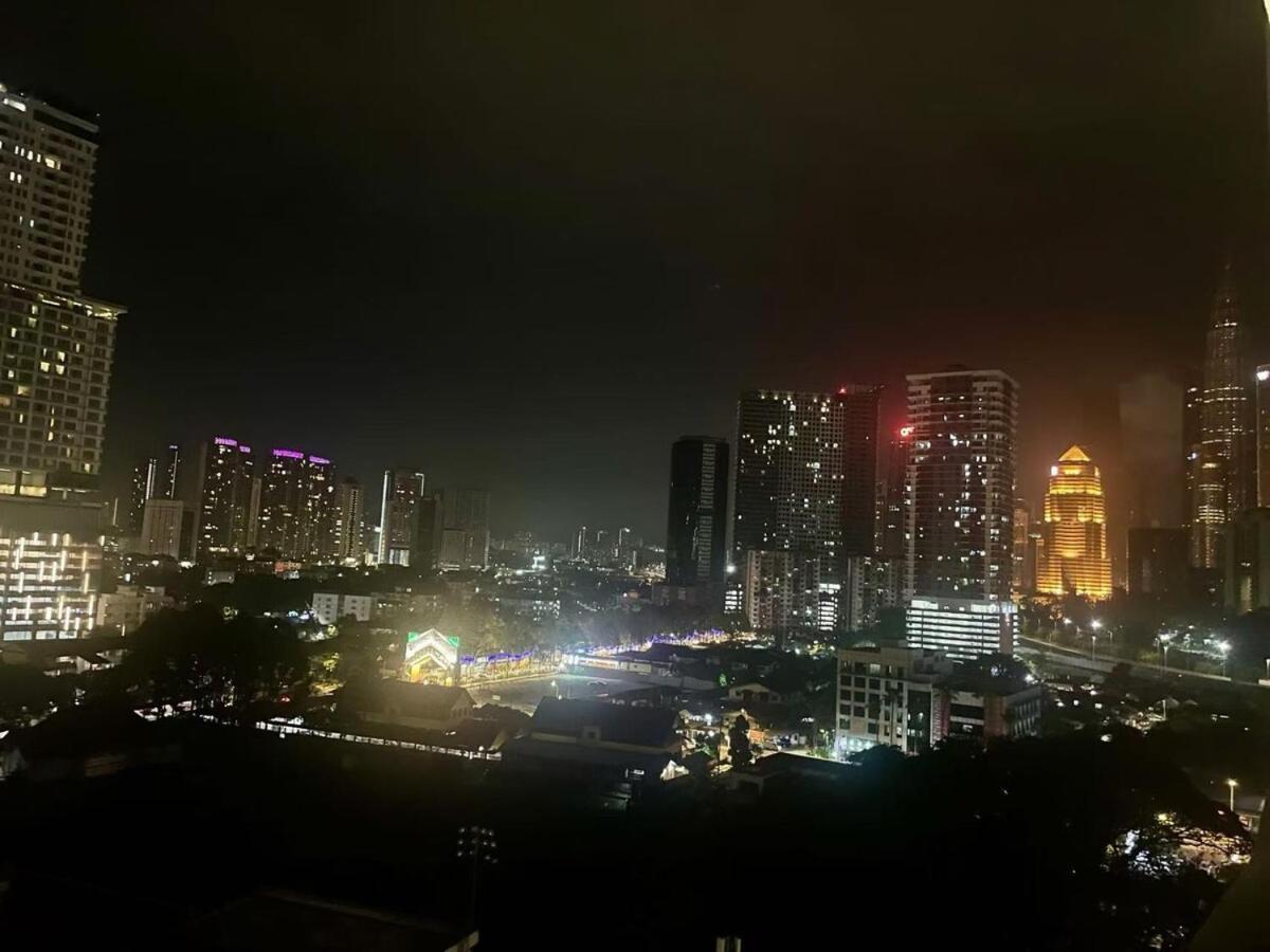 Premium Cozy Rooftop Pool Klcc-1080hd Movie